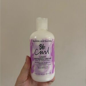 Bumble and bumble Curl Light Defining Cream in Purple and White